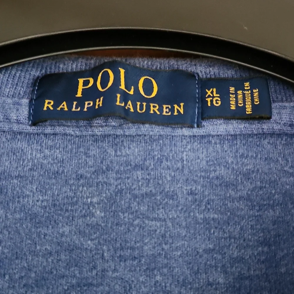 Raulph Lauren Men's blue polo shirt. Size XL/TG. Like New Condition.
